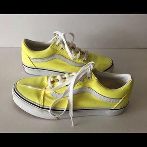 Vans Women’s Old Skool Florescent Yellow 6.5